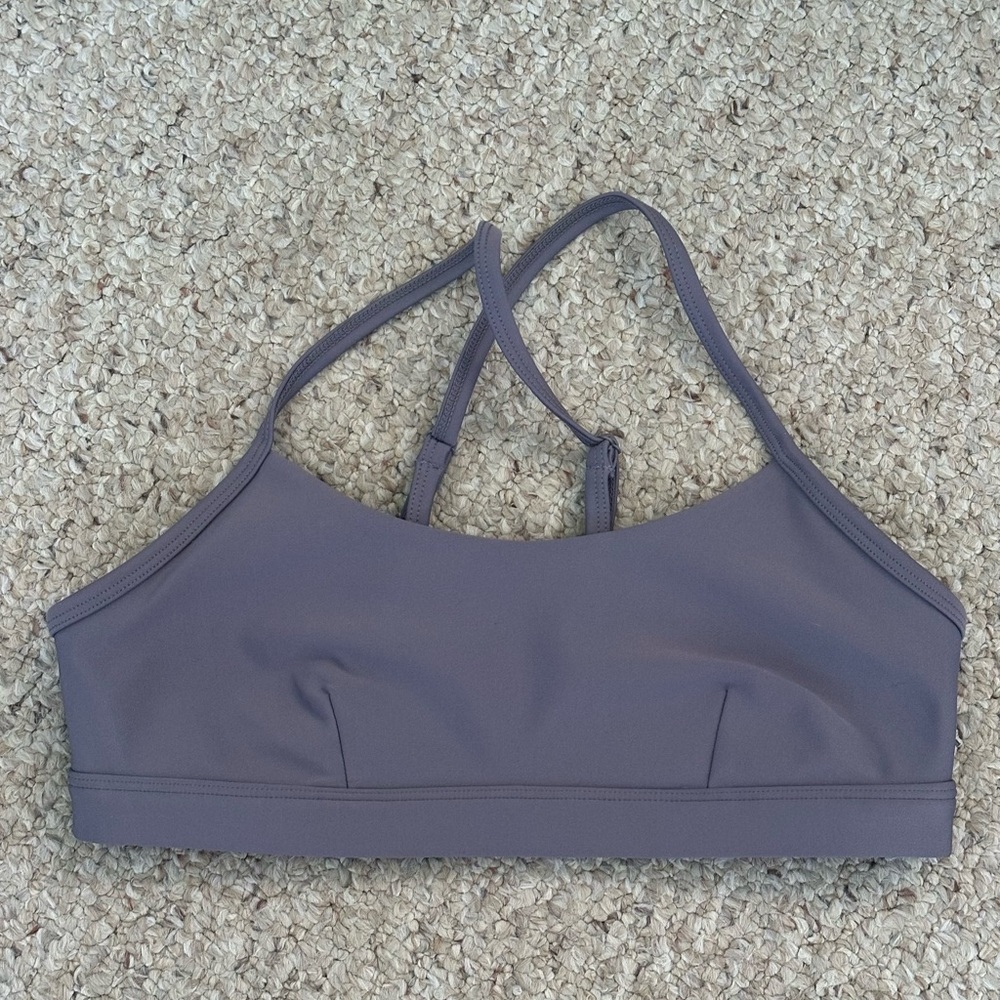 Alo Yoga- Airlift Intrigue Bra | Dusk Lavender